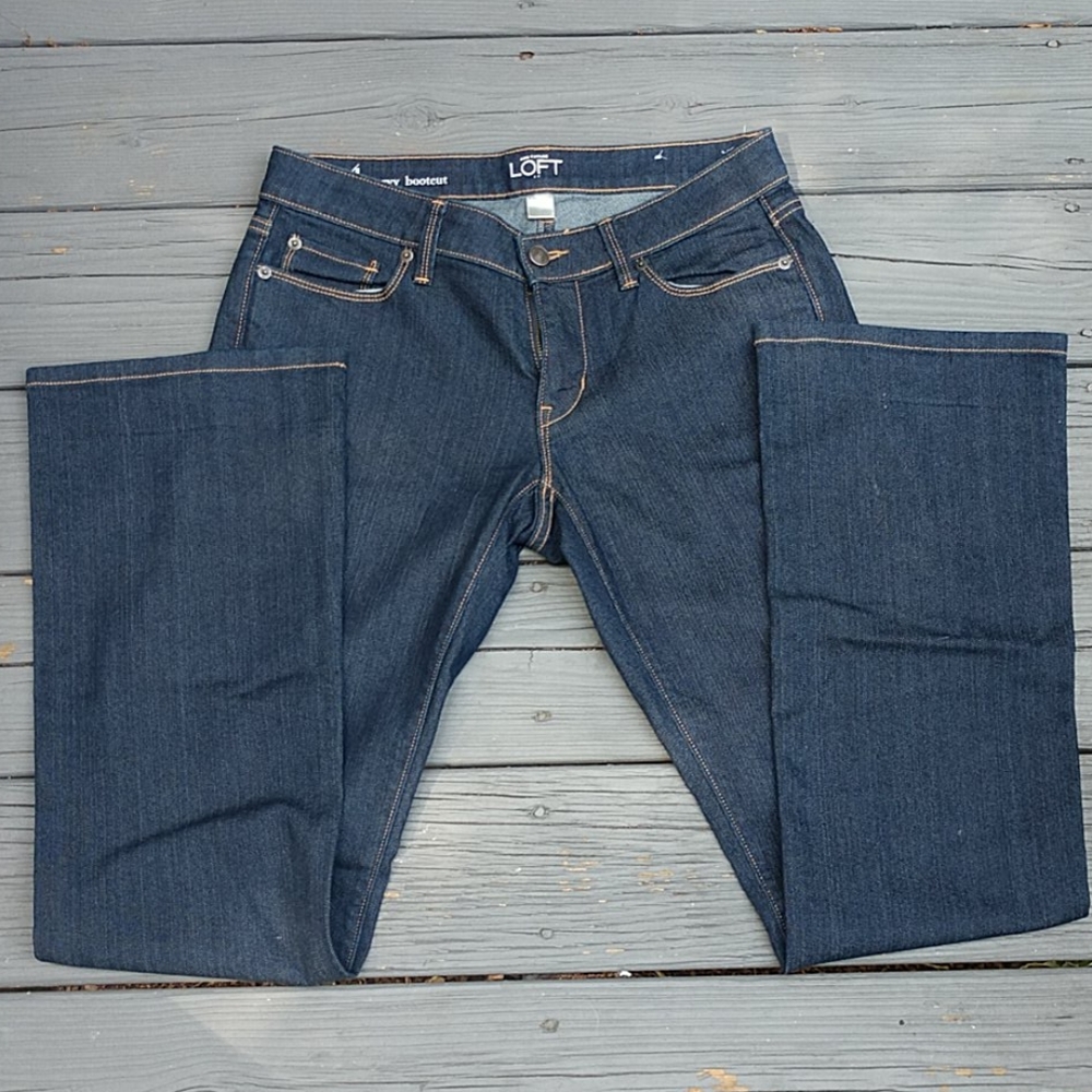 Size 4 curvy bootcut LOFT Jeans💚